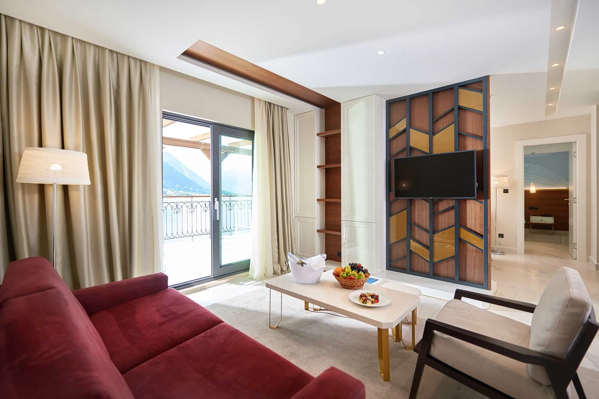 Perfect Spacious Room in Huma Villa with Comfortable Furnishings